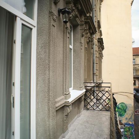 Leogrand Apartment On Drohobycha 4 リヴィウ エクステリア 写真