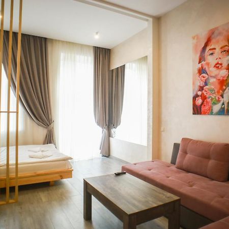 Leogrand Apartment On Drohobycha 4 リヴィウ エクステリア 写真