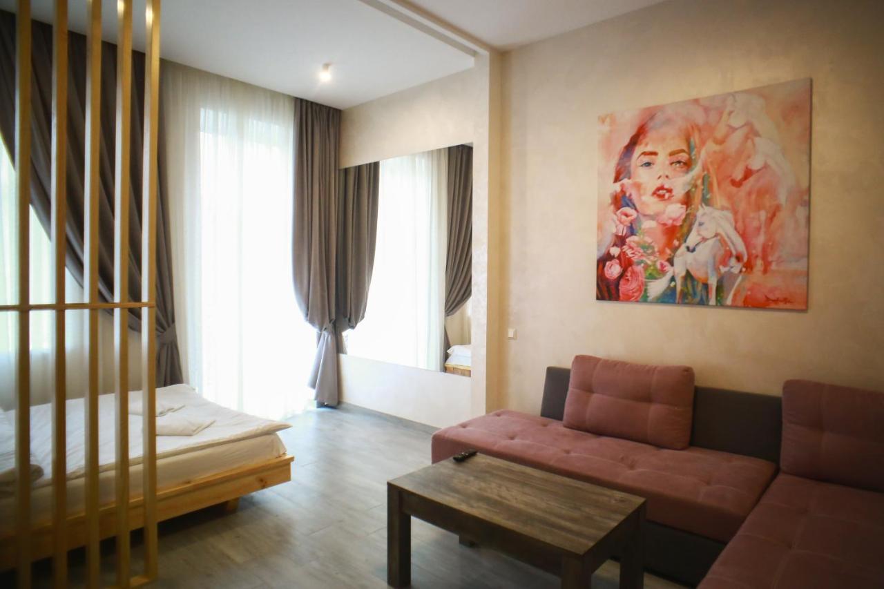Leogrand Apartment On Drohobycha 4 リヴィウ エクステリア 写真