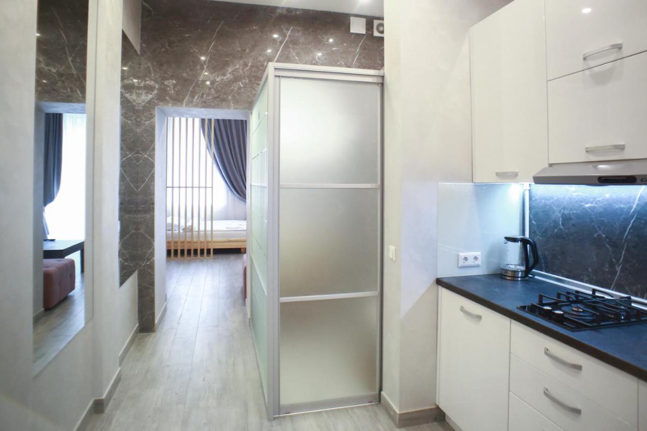 Leogrand Apartment On Drohobycha 4 リヴィウ エクステリア 写真