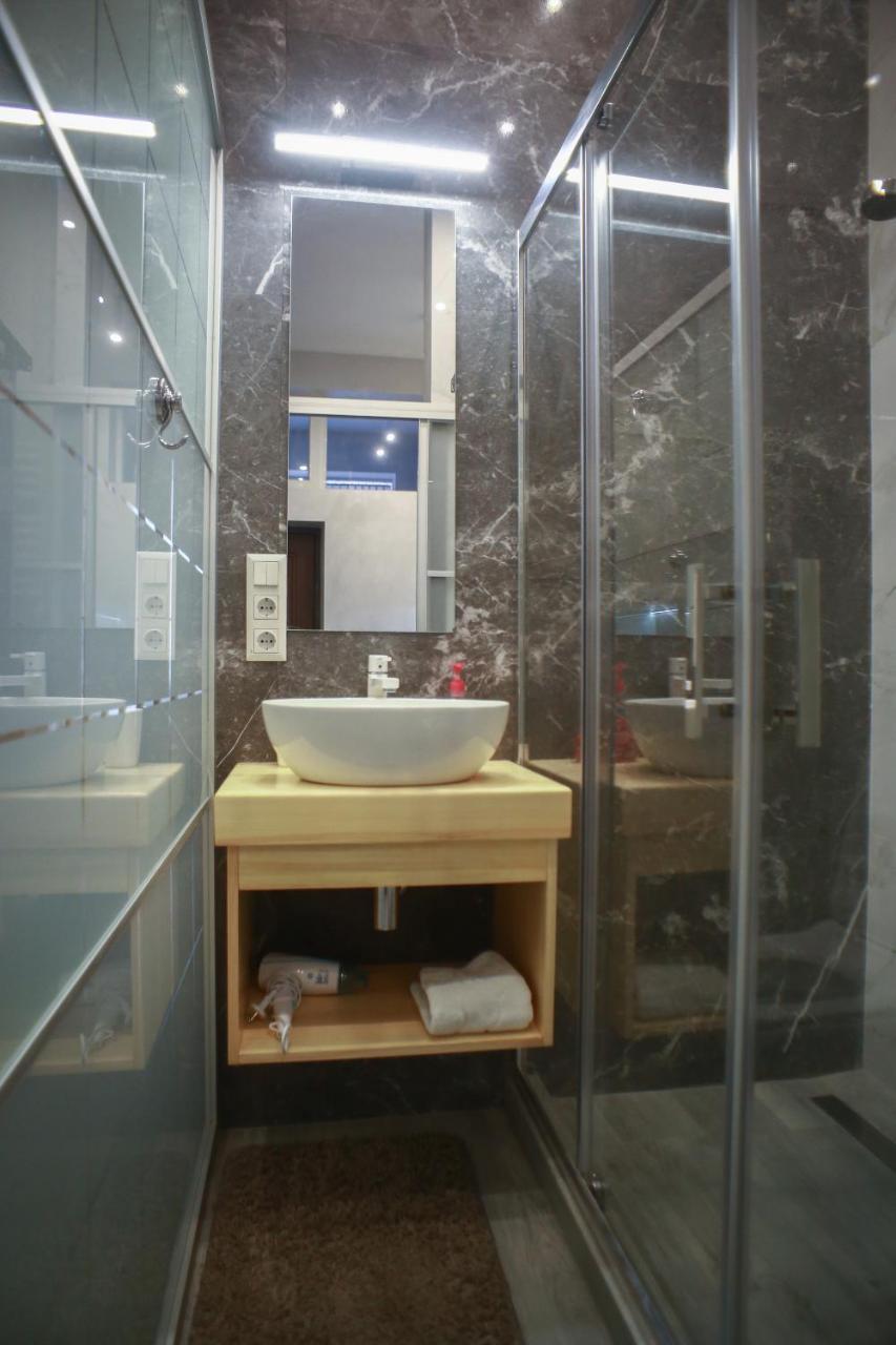 Leogrand Apartment On Drohobycha 4 リヴィウ エクステリア 写真