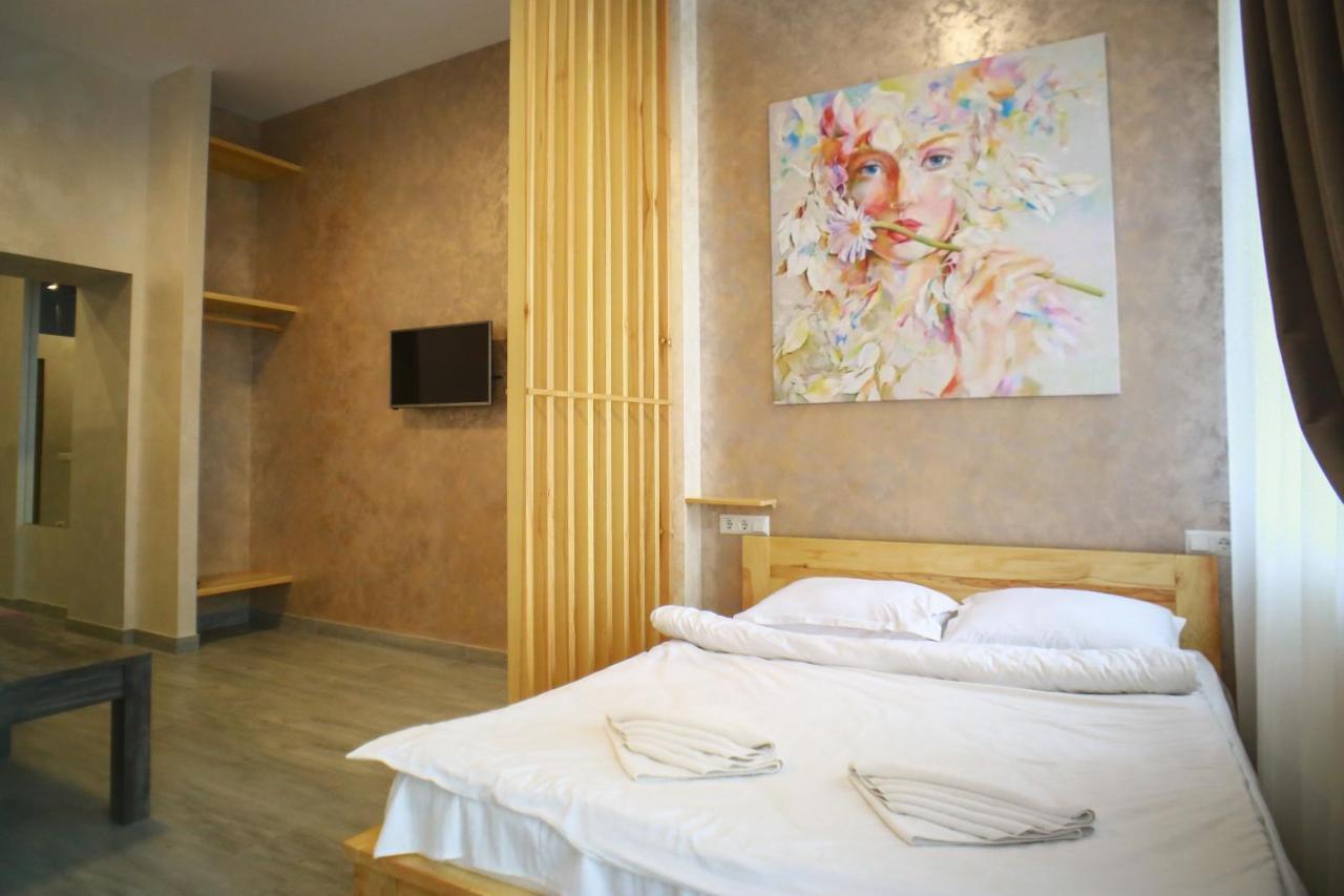 Leogrand Apartment On Drohobycha 4 リヴィウ エクステリア 写真