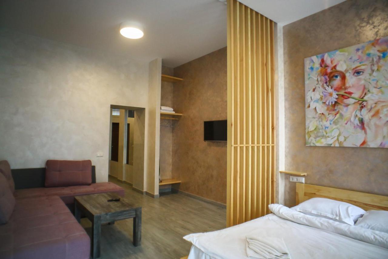 Leogrand Apartment On Drohobycha 4 リヴィウ エクステリア 写真