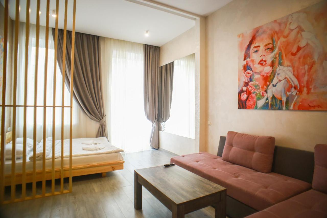 Leogrand Apartment On Drohobycha 4 リヴィウ エクステリア 写真